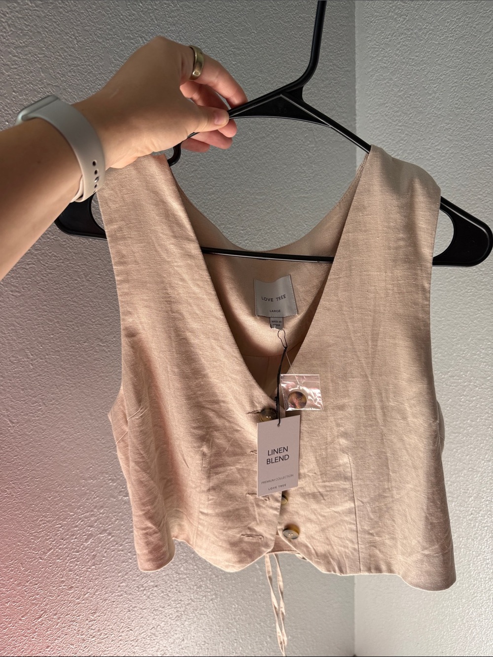 Love Tree Beige Linen-Blend Crop Vest - Picture 1 of 2